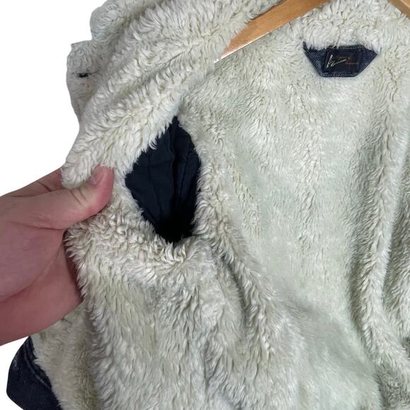 CITIZENS OF HUMANITY Women’s Fleece Lined Embroidered Denim Jacket - Picture 6 of 7